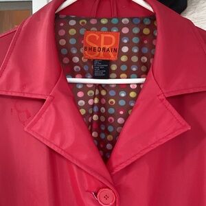Shedrain Fine quality lined raincoat, Red, M/L, car coat/hits just above knee.